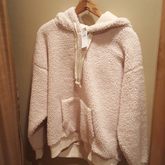 American Eagle Outfitters Sweaters - American Eagle womens sherpa hoodie NWT Large